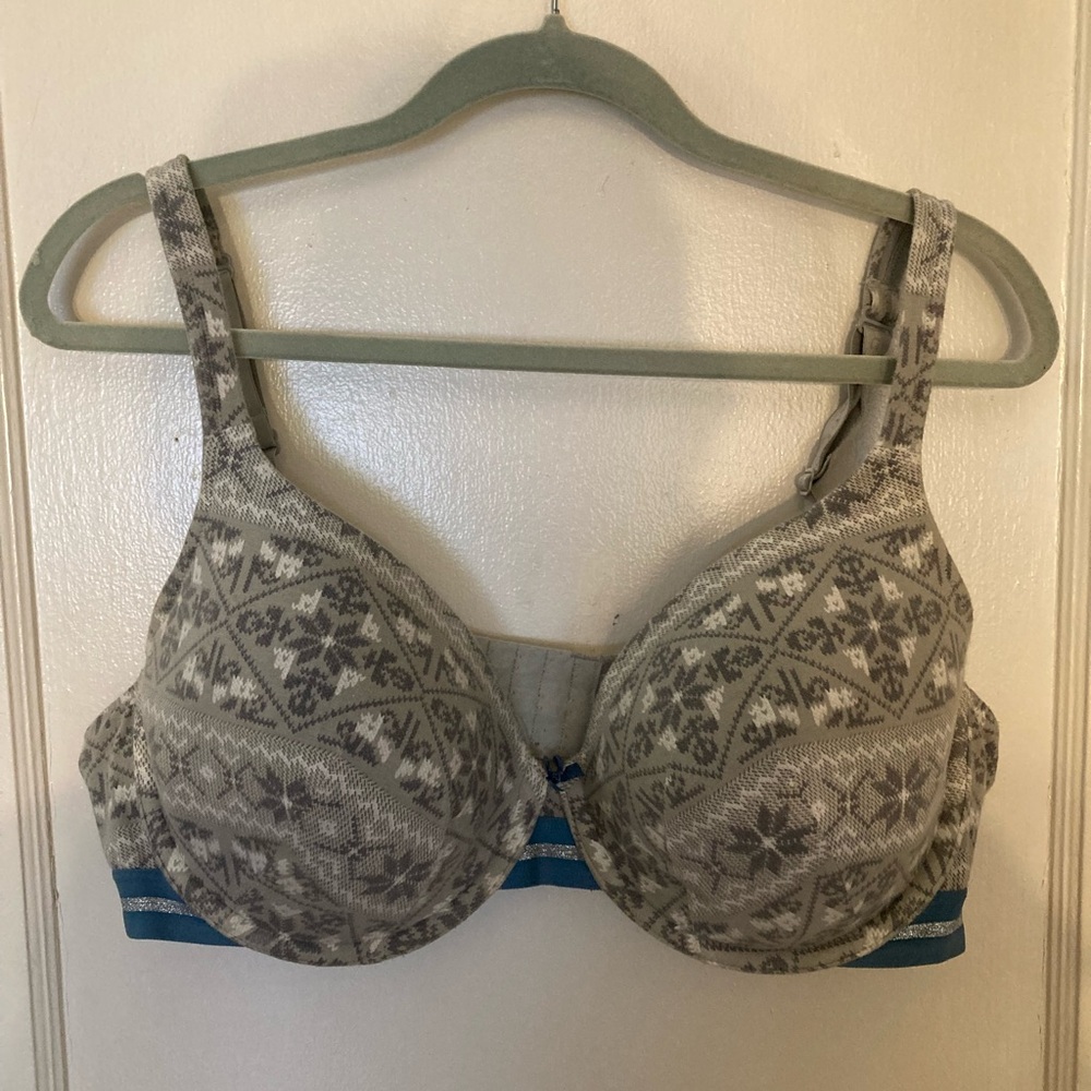 Cacique, grey sweater pattern, underwire lightly lined t-shirt bra, 42D